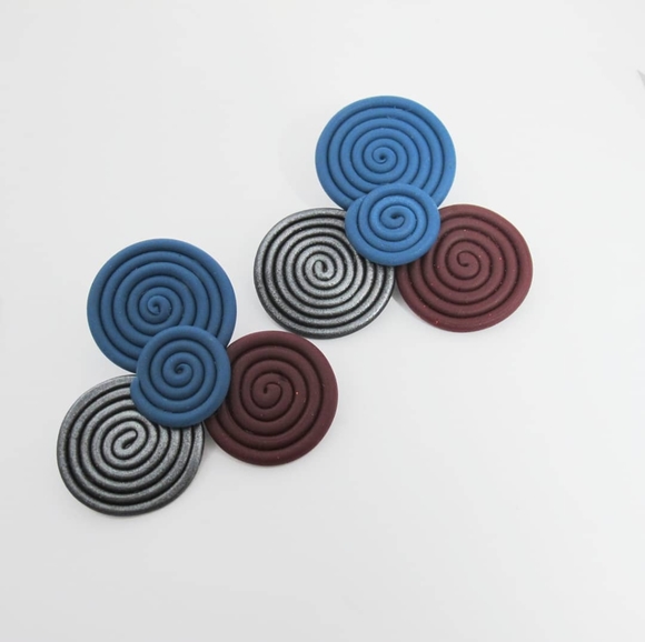 Spiral polymer clay studs - Picture 1 of 2